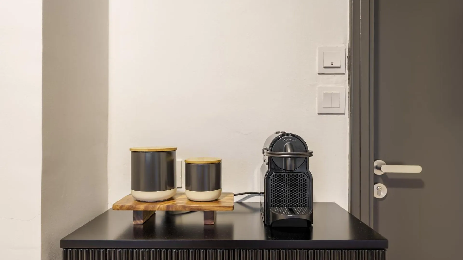 Luxe Living In Our Exquisite 1 Bedroom Apartment Dubai 0*,